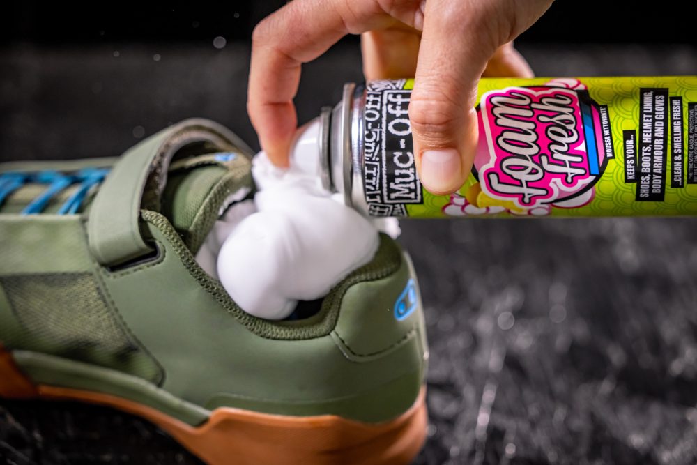 Helmet Foam Fresh 400ml – Bild 3