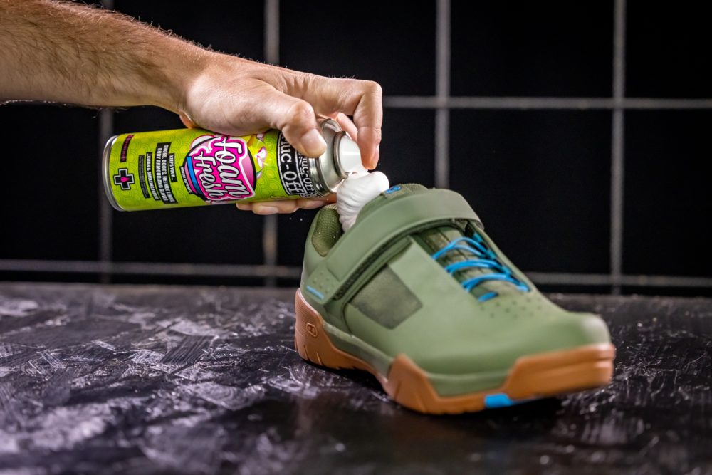 Helmet Foam Fresh 400ml – Bild 4